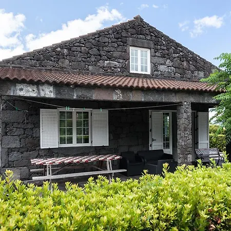 Holiday home Adega Poca Prainha (Sao Roque do Pico)