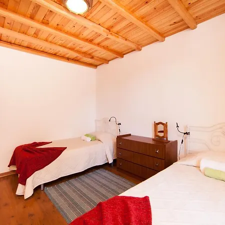 Holiday home Adega Poca