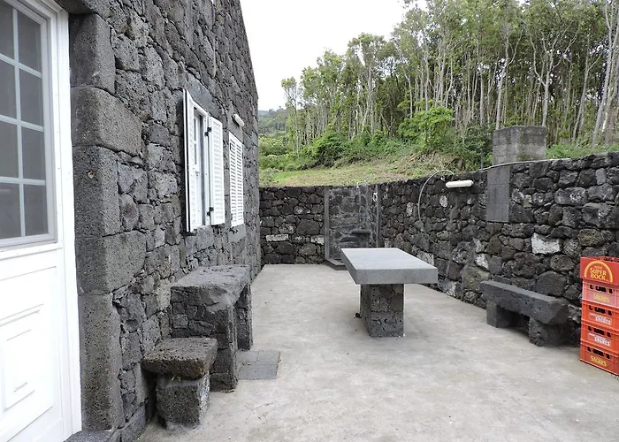 Holiday home Adega Poca