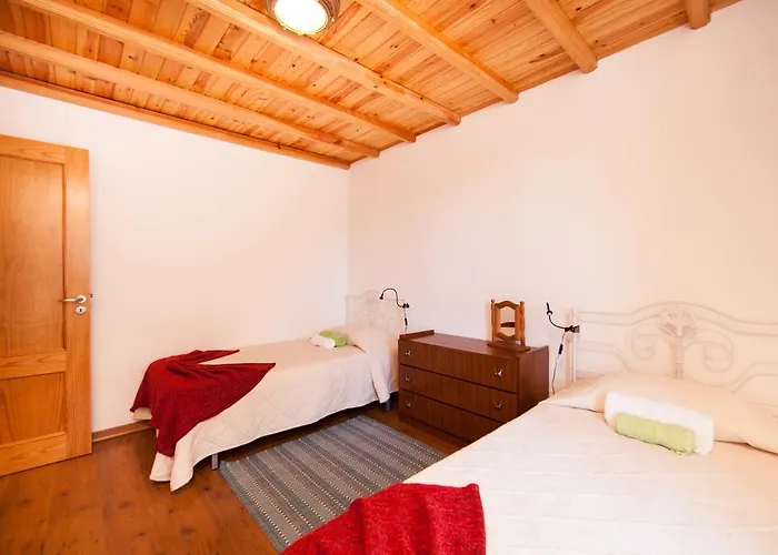 Holiday home Adega Poca